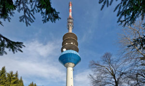 TV-toren op wandelverslag van de E1